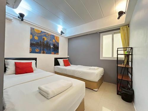 room detail thumbnail 1