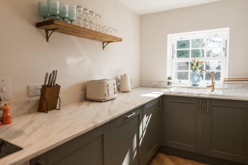 Rosebank Cottage - Hot Tub & Log Stove in Gartocharn
