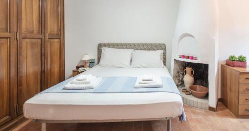 ClickSardegna Villa Giulietta with large garden and guesthouse in Pivarada