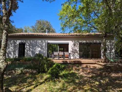 A szálláshely kívülről, Chemin de Ronze - Maison au calme avec piscine in Labastide-de-Virac