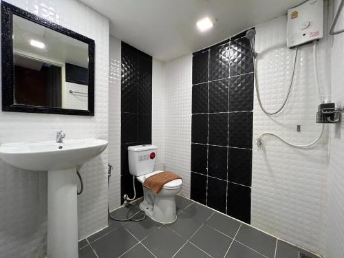 Bansuay Phranangklao Apartment&Hotel - 화장실