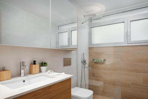 Luxurious Seafront Villa Karystos