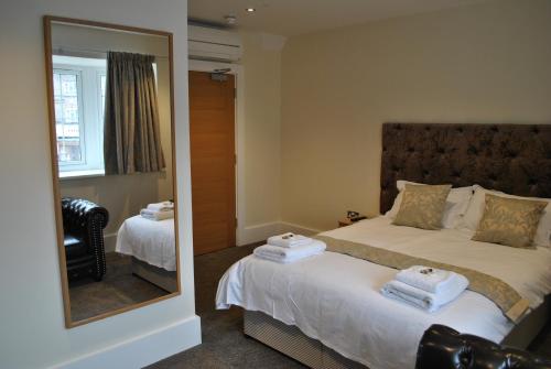 Real Dreams Hotel - image 10