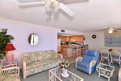 บริการและสิ่งอำนวยความสะดวก, Holiday Villas II in อินเดียนชอร์ส (FL)