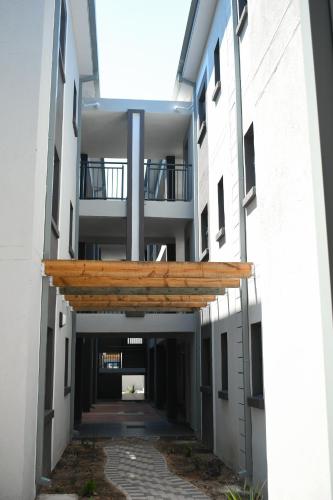 One-Bedroom Apartment image 6