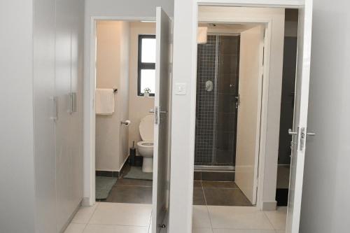 One-Bedroom Apartment image 2