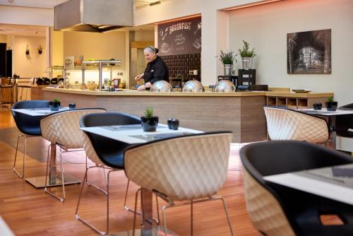 Mercure Hotel Düsseldorf City Center - image 7