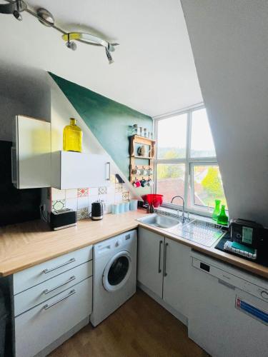 Homely Apartment in Minehead Private Parking in มายเฮด