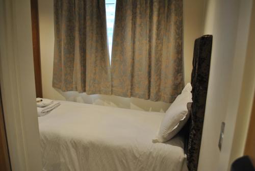 Real Dreams Hotel - main image