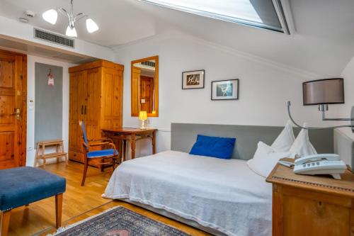 2 twin beds