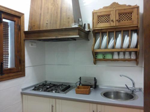 廚房, 德爾維斯鄉村花園公寓酒店 (Apartamentos Rurales Jardines del Visir) in 赫納爾古亞西爾