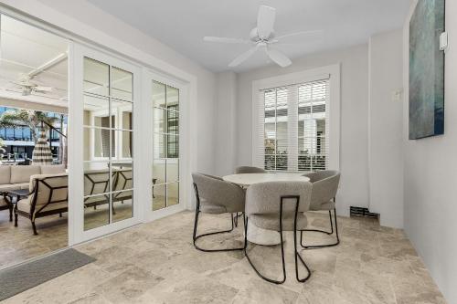 Five-Bedroom House image 9