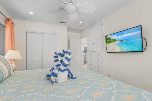 Two-Bedroom House image 10