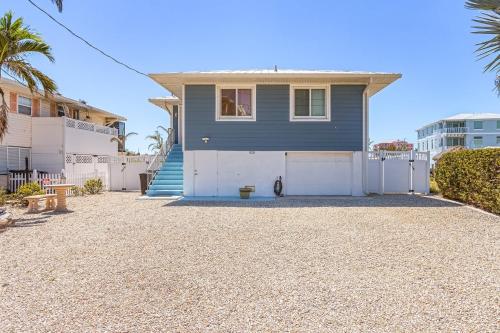 Two-Bedroom House image 9