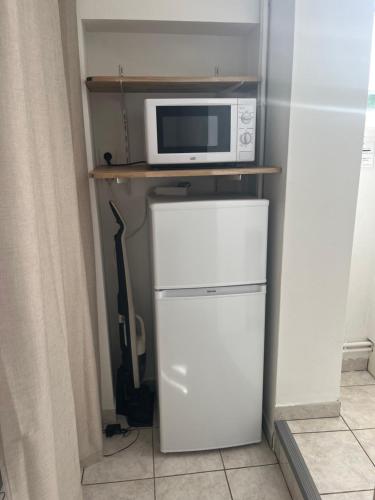 厨房, Appartement T1 Côté jardin à Thionville (Appartement T1 Cote jardin a Thionville) in 泰昂维