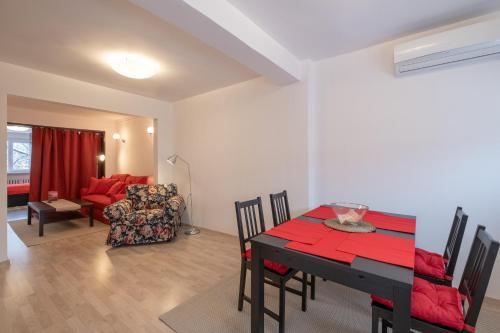 LZ Spacious One Bedroom Apartment in Top Centre by Flat Mаnager, Sofia (Foto 8)