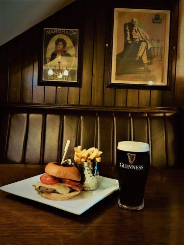 The Lansdowne Hotel - image 2