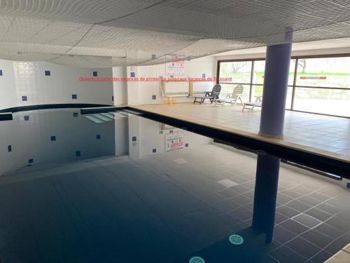 مسبح, Appartement dans résidence avec piscine et parking (Appartement dans residence avec piscine et parking) in Uzes