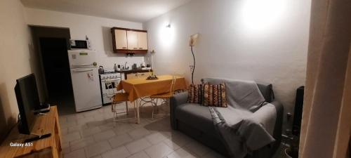 One-Bedroom Apartment image 9