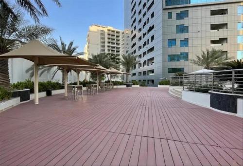 Spacious 1BR - Balcony & Pool View - Capital Bay - image 5