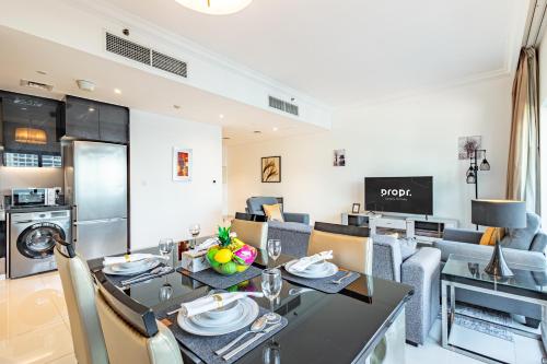 Spacious 1BR - Balcony & Pool View - Capital Bay - image 8