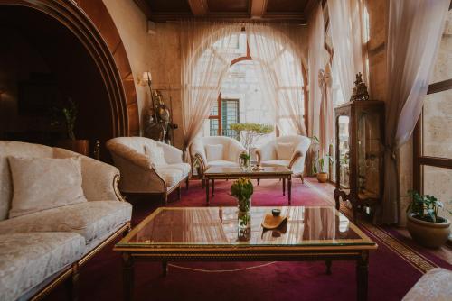 Historic boutique hotel Cattaro in Kota Tua Kotor