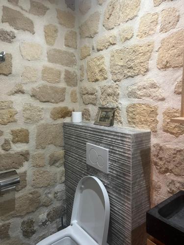 FRATERNiTY-HOTEL - image 13