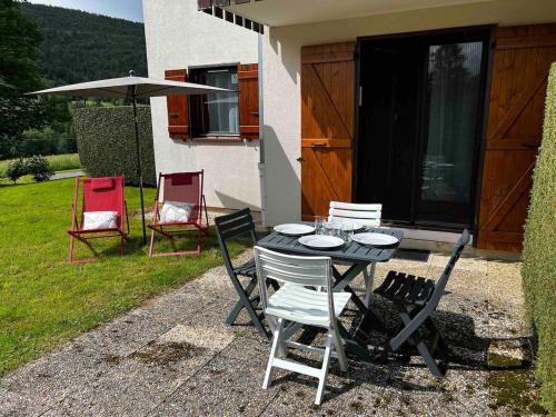 Iekārtas, Grizzli rouge - pied des pistes avec parking in Lelex
