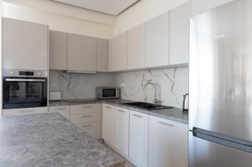 Luxurious 3-Bedroom Seaside Retreat Fully Renovated in 2025, Athens (photo 9)
