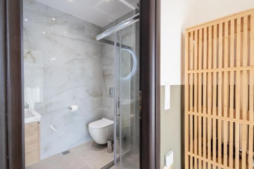 Luxurious 3-Bedroom Seaside Retreat Fully Renovated in 2025, Athens (photo 10)