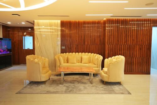 Manchester Plaza Hotel - Facilities