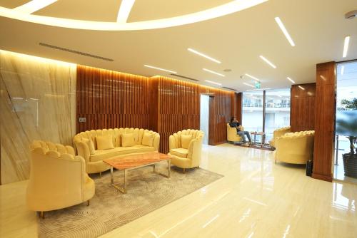 Manchester Plaza Hotel - Lobby