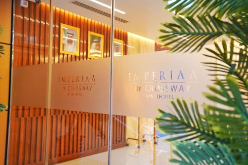 Manchester Plaza Hotel - Entrance