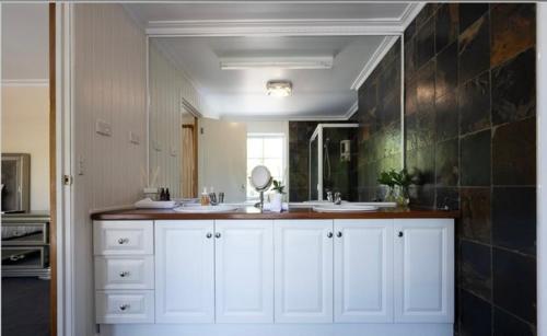 Paradise Holiday Home in Fawkner