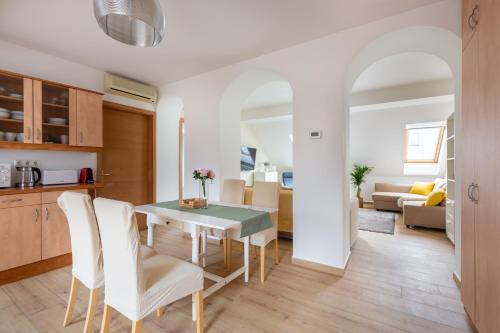 Penthouse suite by STN, Budapest (photo 3)