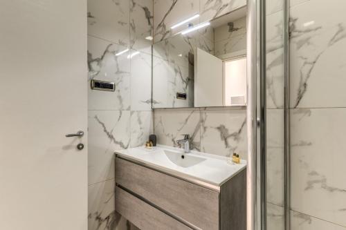 Rose Suite - image 13