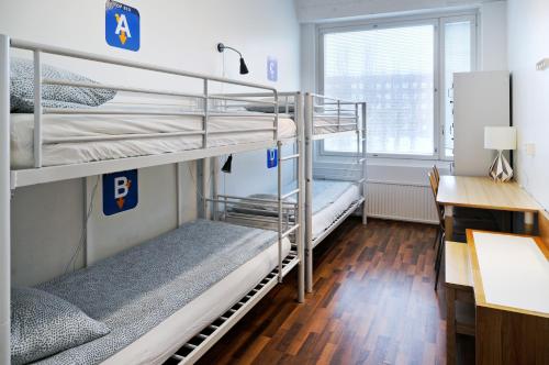 1 bunk bed
