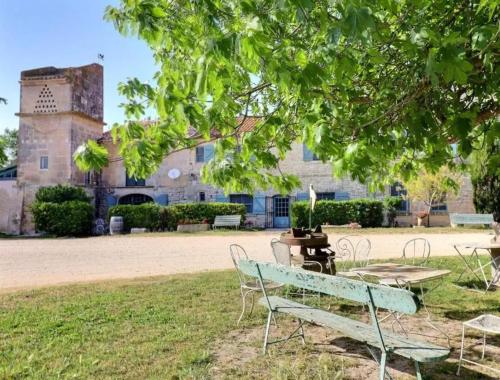 Spacieuse maison avec piscine à Saintes-Maries-de-la-Mer 150 m² gîte à louer Parc Naturel Régional de Camargue