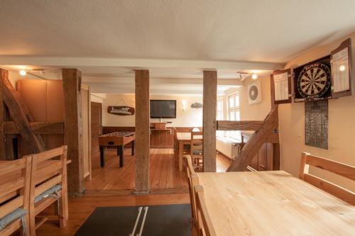 Shared lounge/TV area, Ferienhaus Lemmerquelle in Niedersfeld