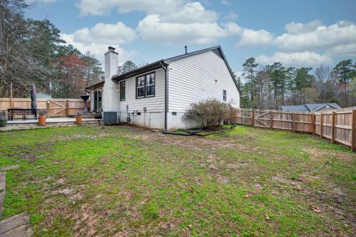 Tranquil Light-Filled Retreat 3BR Ranch
