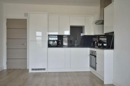 Modern 1 bedroom apartment in Hornchurch - main image