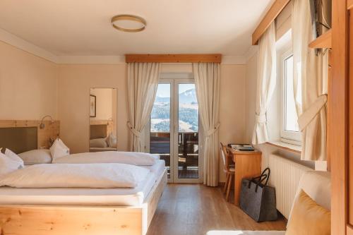 SONNENHOTEL ADLER - ADULTS ONLY in Villandro