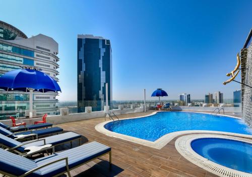 Swimming pool, Swiss-Belhotel Seef Bahrain in Manama