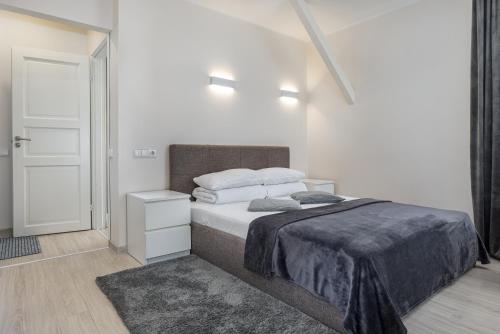 Deluxe Double Room image 8
