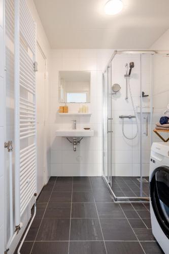 Stunning artist zen guest suite at heart of Amsterdam, Amsterdam (photo 10)