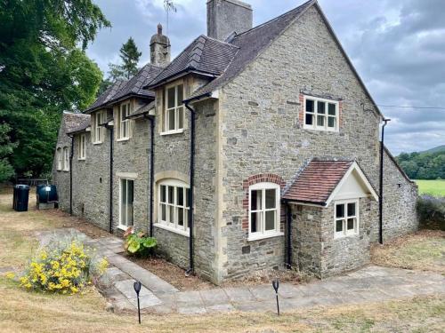 4 bed cottage Breath-taking views Sleeps 8