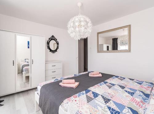 Apartment Butterfly - image 7