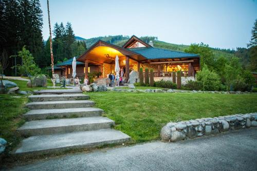 مطعم, Apartmán Danadrin Family Evergreen Tále (Apartman Danadrin Family Evergreen Tale) in Myto Pod Dumbierom