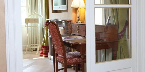 room detail thumbnail 2
