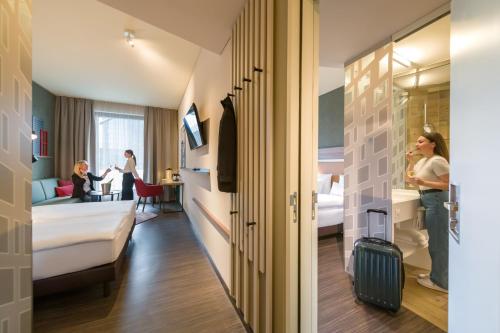 aja Zürich - image 14